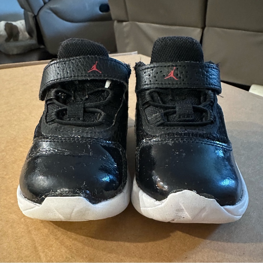 Toddler Jordan AJ 11 shoes 7C